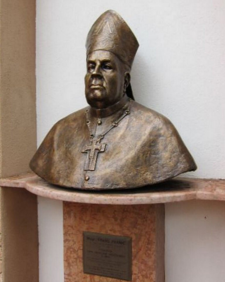 Poprsje nadbiskupa Frane Franića (1)